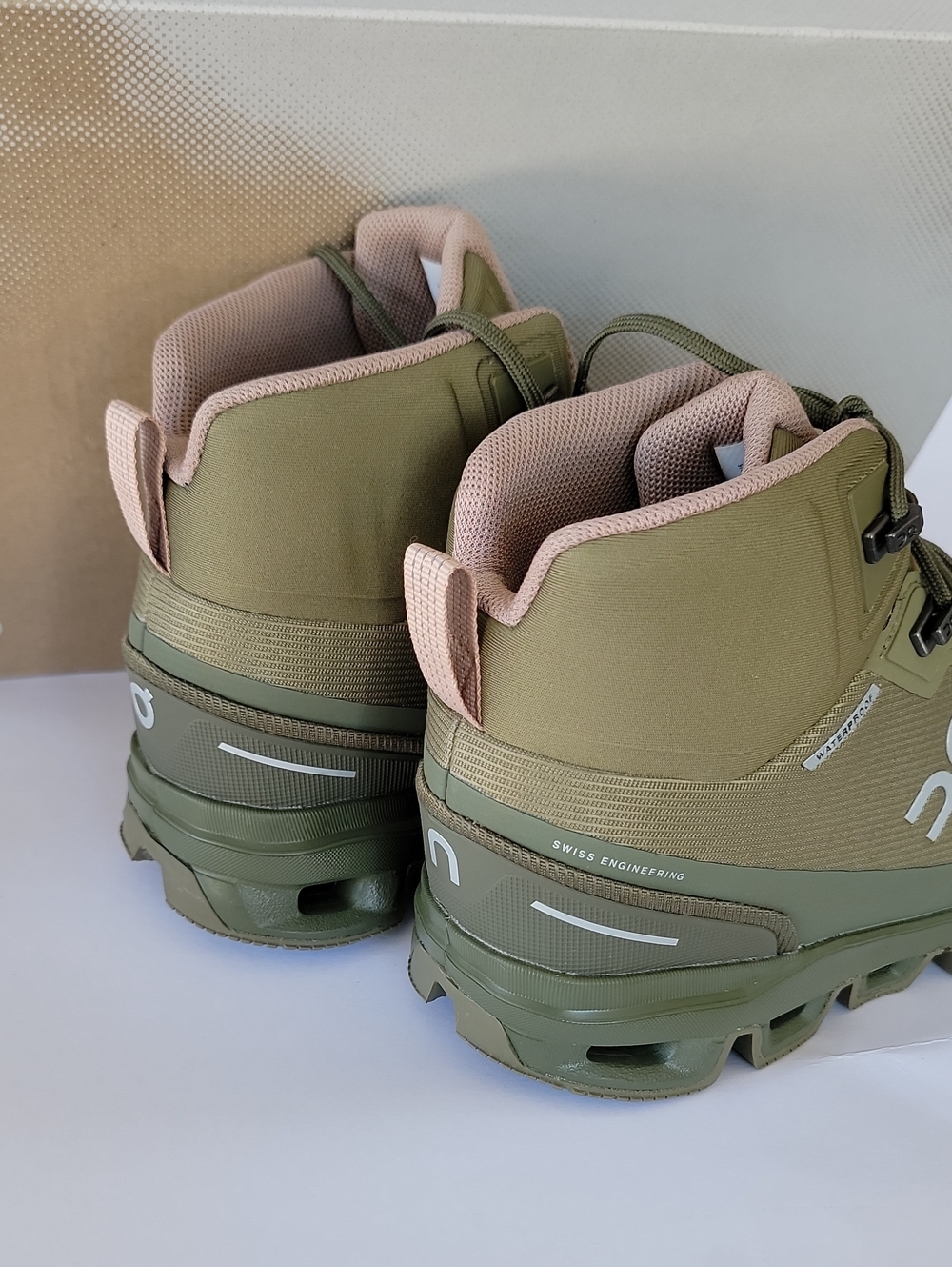 On Cloudrock Waterproof Women's Mid Top Hiking Shoes Green Lace Up 23-99245 - Picture 6 of 10